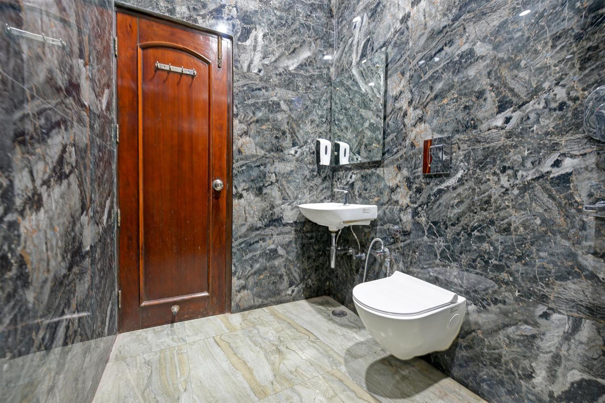 Hotel Legend International - 02 Mins From New Delhi Railway Station Exterior foto